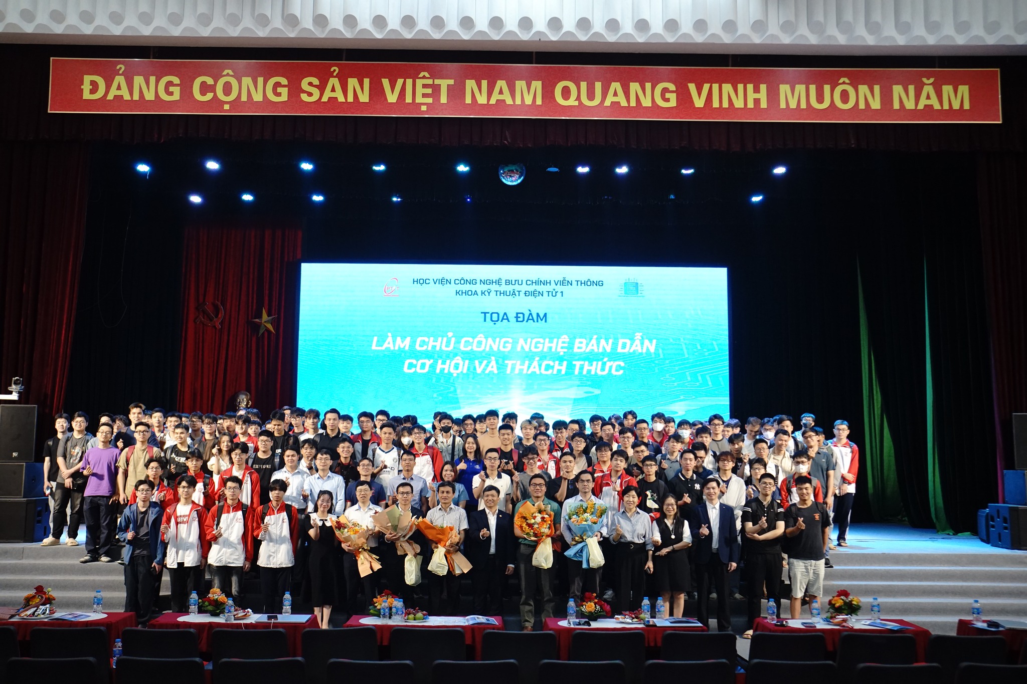TỌA ĐÀM KHOA HỌC “LÀM CHỦ CÔNG NGHỆ BÁN DẪN – CƠ HỘI VÀ THÁCH THỨC” | SÁNG 12/05 – MỘT BUỔI SÁNG TRUYỀN CẢM HỨNG!