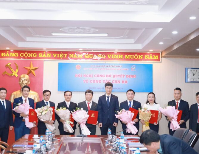 Công bố quyết định bổ nhiệm Trưởng khoa Kỹ thuật Điện tử 1 – TS. Nguyễn Trung Hiếu